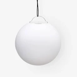 Spherical LED lamp with remote control