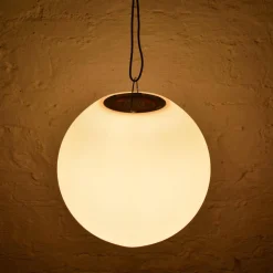 Spherical LED lamp with remote control