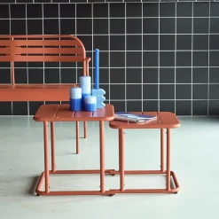 Square outdoor nesting table in steel