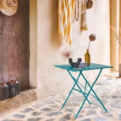 Square 2-seater folding metal bistro garden table with 2 chairs