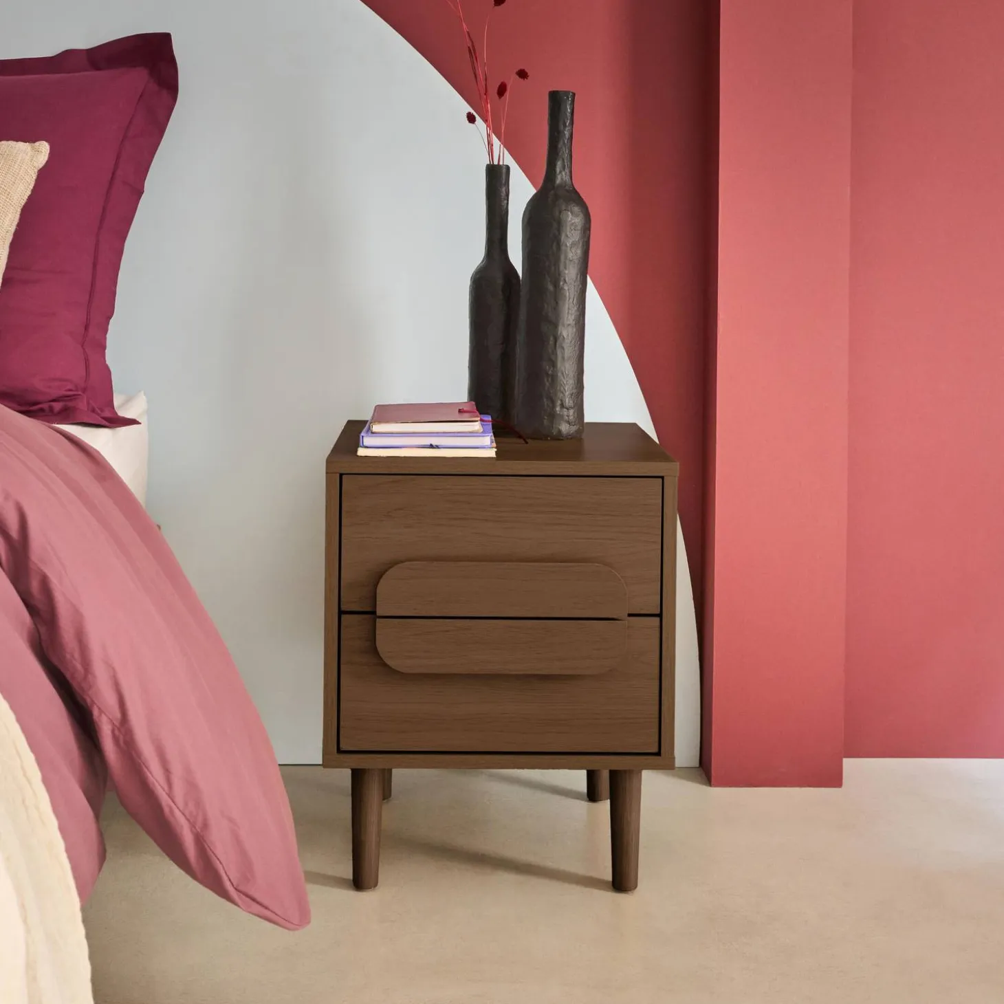 Vintage wood effect bedside table with 2 drawers