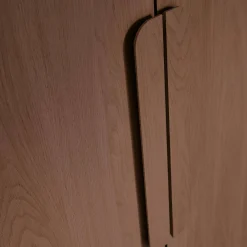 Wardrobe with wood effect, 2 doors, 1 bar and 2 shelves