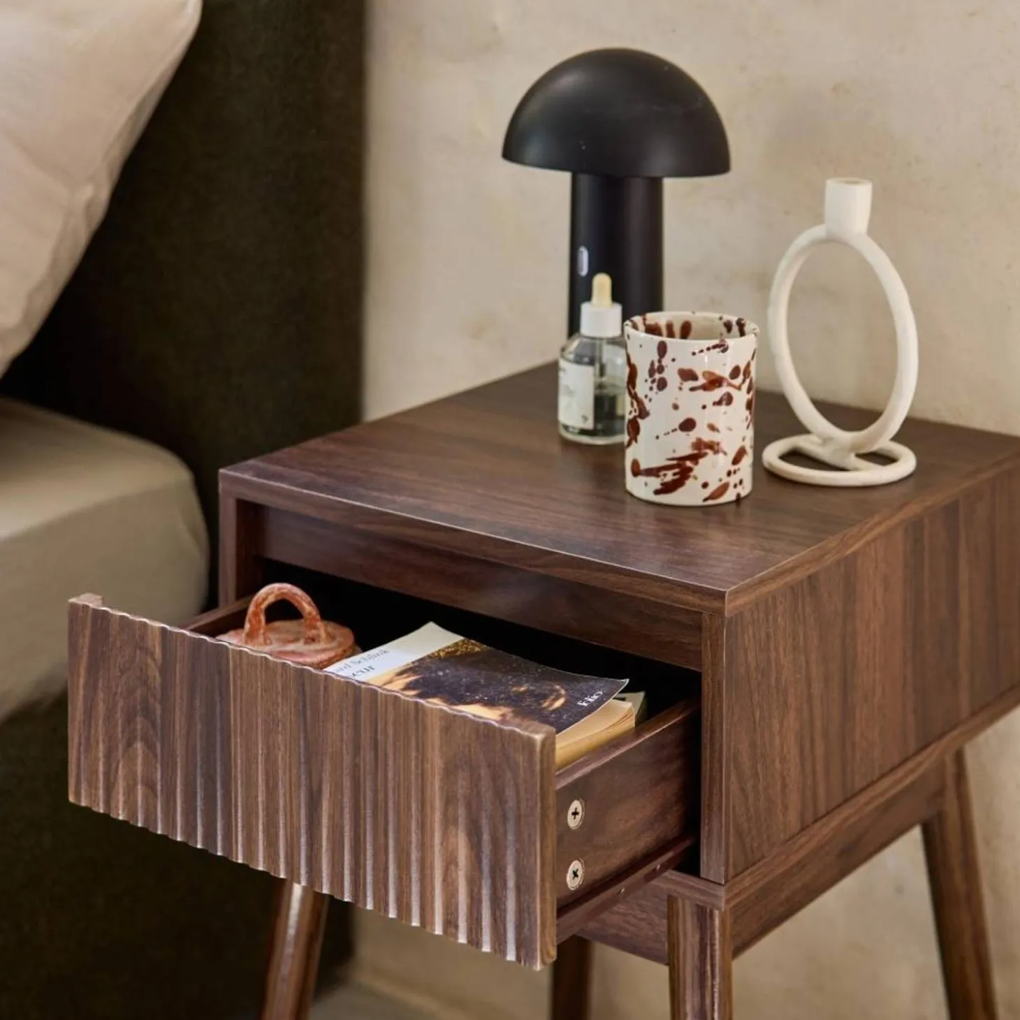 Wood decor 1 drawer bedside table (set of 2)