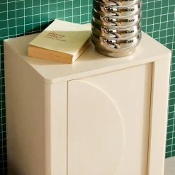 Wood effect bedside table with 1 reversible door