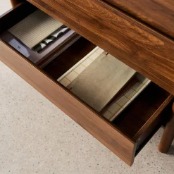 Wood effect chest of 4 drawers