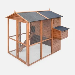 Wooden chicken coop for 4 chickens with nesting box