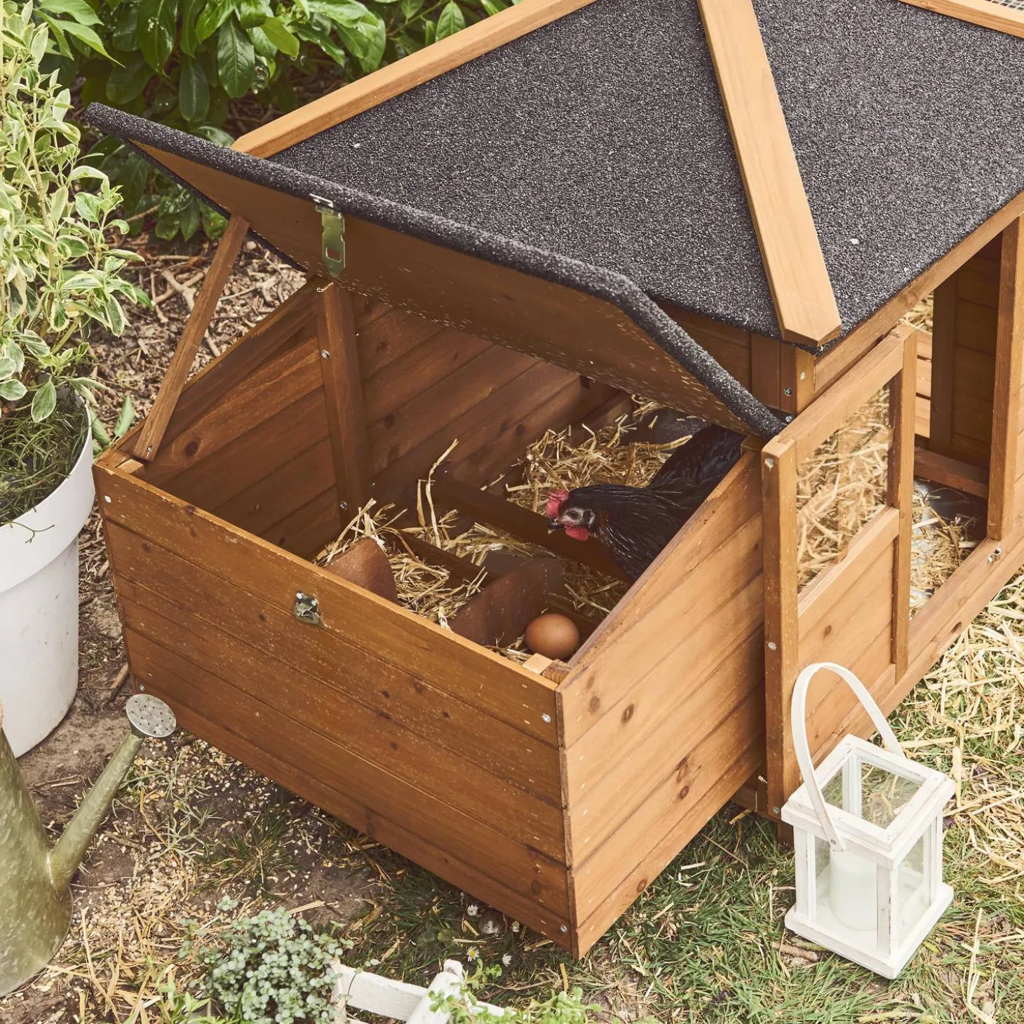 Wooden chicken coop for 2 chickens with nesting box