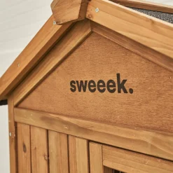 Wooden rabbit hutch